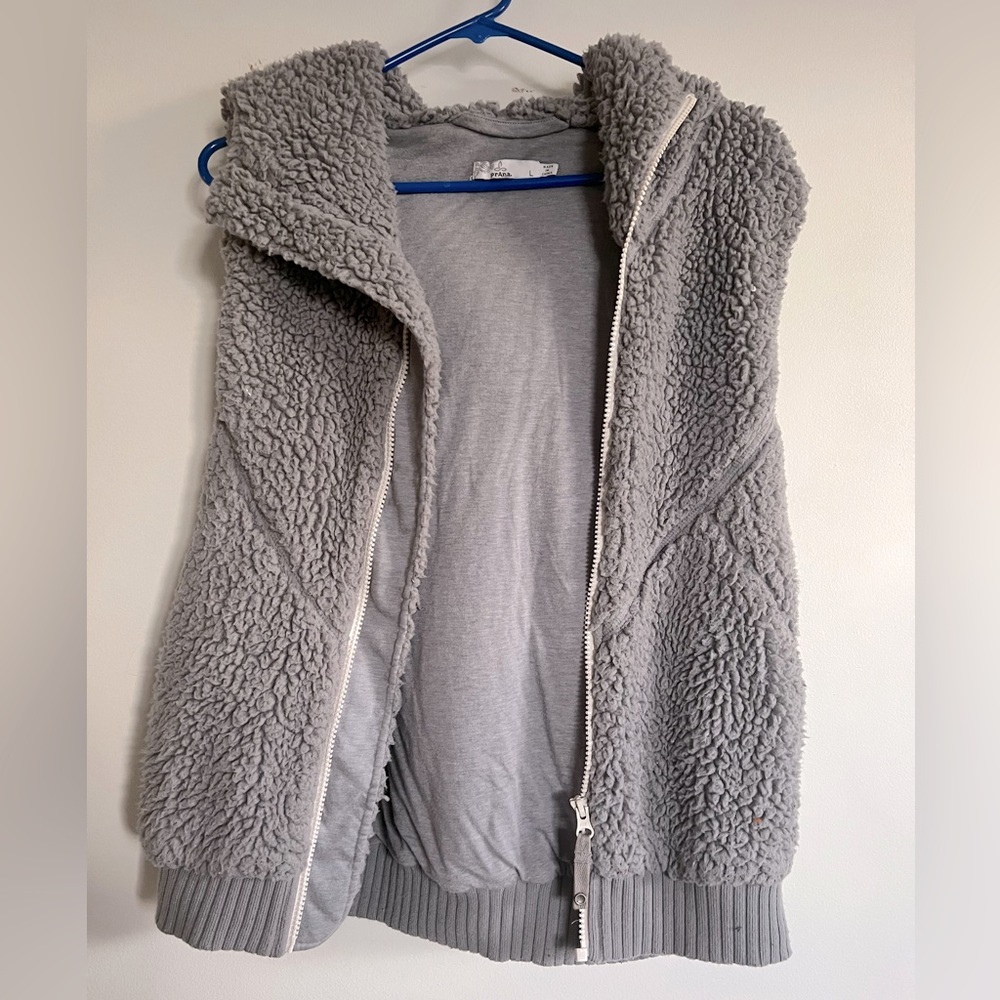 Prana gray Sherpa hoodie vest - Picture 3 of 6